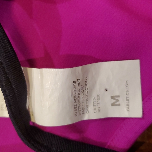 Fabletics non padded Medium Sports bra - Picture 3 of 3